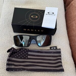 Oakley Sunglasses Fuel Cell Matte Black Frame